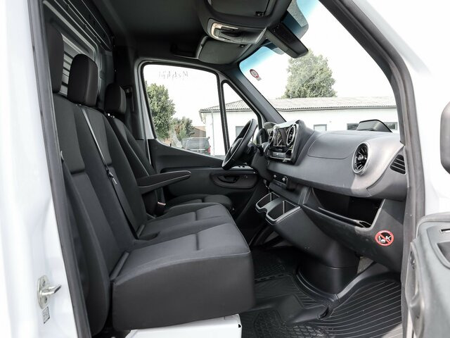 MERCEDES-BENZ Sprinter 317 CDI,L2H2,Automatik,Kamera,LED - Furgon: 3 kép. MERCEDES-BENZ Sprinter 317 CDI,L2H2,Automatik,Kamera,LED - Furgon: 3 kép.