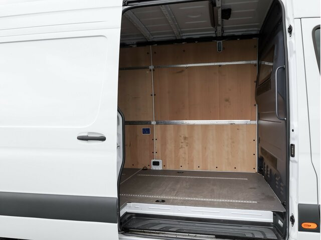 MERCEDES-BENZ Sprinter 317 Maxi,9GTronic,MBUX,Kamera - Furgon: 2 kép. MERCEDES-BENZ Sprinter 317 Maxi,9GTronic,MBUX,Kamera - Furgon: 2 kép.