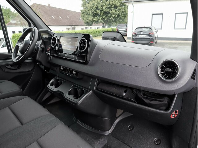 MERCEDES-BENZ Sprinter 317 Maxi,9GTronic,MBUX,Kamera... - Furgon: 2 kép. MERCEDES-BENZ Sprinter 317 Maxi,9GTronic,MBUX,Kamera... - Furgon: 2 kép.