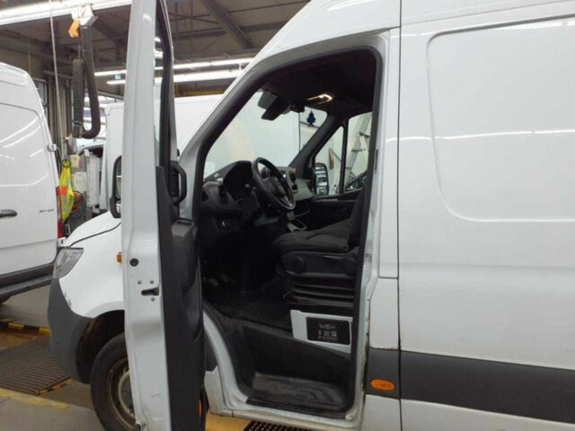 MERCEDES-BENZ Sprinter 317 Maxi,MBUX,Kamera,Tempomat... - Furgon: 2 kép. MERCEDES-BENZ Sprinter 317 Maxi,MBUX,Kamera,Tempomat... - Furgon: 2 kép.