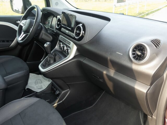 MERCEDES-BENZ T 180 Power Plus,MBUX,LED,Navi,Kamera,Tempomat - Kisbusz: 2 kép. MERCEDES-BENZ T 180 Power Plus,MBUX,LED,Navi,Kamera,Tempomat - Kisbusz: 2 kép.