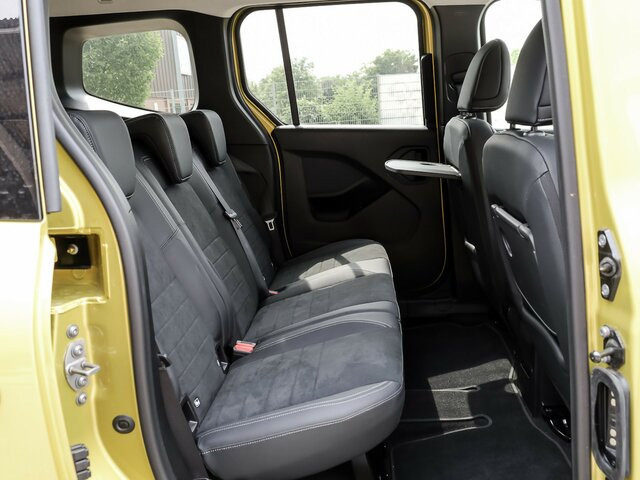 MERCEDES-BENZ T 180 Progressive,LED,Navi,Kamera,Tempomat - Kisbusz: 2 kép. MERCEDES-BENZ T 180 Progressive,LED,Navi,Kamera,Tempomat - Kisbusz: 2 kép.