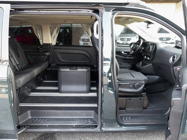 MERCEDES-BENZ V 220 Marco Polo Activity Edition,AHK,Markise - Kempingautó: 2 kép. MERCEDES-BENZ V 220 Marco Polo Activity Edition,AHK,Markise - Kempingautó: 2 kép.