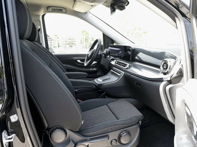 MERCEDES-BENZ V 220 d STYLE kompakt,6Sitzer,Distronic,AHK... - Minibusz, Kisbusz: 4 kép. MERCEDES-BENZ V 220 d STYLE kompakt,6Sitzer,Distronic,AHK... - Minibusz, Kisbusz: 4 kép.
