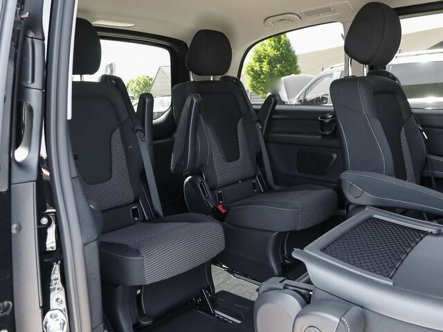 MERCEDES-BENZ V 220 d STYLE kompakt,6Sitzer,Distronic,AHK... - Kisbusz: 3 kép. MERCEDES-BENZ V 220 d STYLE kompakt,6Sitzer,Distronic,AHK... - Kisbusz: 3 kép.