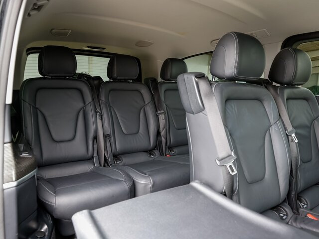 MERCEDES-BENZ V 300 Avantgarde,Extralang,2xSchiebetür el.,AHK - Minibusz, Kisbusz: 3 kép. MERCEDES-BENZ V 300 Avantgarde,Extralang,2xSchiebetür el.,AHK - Minibusz, Kisbusz: 3 kép.