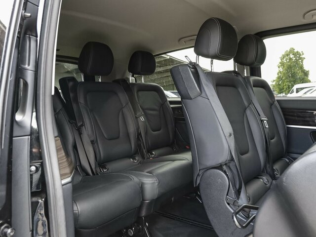 MERCEDES-BENZ V 300 Avantgarde Extralang,2xSchiebetür elektr. - Kisbusz: 5 kép. MERCEDES-BENZ V 300 Avantgarde Extralang,2xSchiebetür elektr. - Kisbusz: 5 kép.
