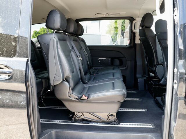 MERCEDES-BENZ V 300 Edition Extralang,2Schiebetür el.,8Sitzer - Minibusz, Kisbusz: 2 kép. MERCEDES-BENZ V 300 Edition Extralang,2Schiebetür el.,8Sitzer - Minibusz, Kisbusz: 2 kép.