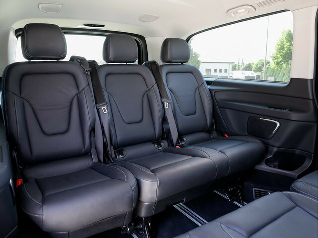 MERCEDES-BENZ V 300 Edition Extralang,2Schiebetür el.,8Sitzer - Minibusz, Kisbusz: 3 kép. MERCEDES-BENZ V 300 Edition Extralang,2Schiebetür el.,8Sitzer - Minibusz, Kisbusz: 3 kép.