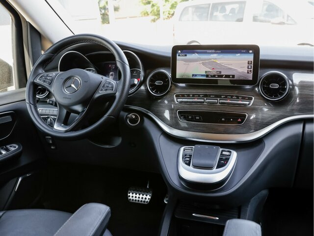 MERCEDES-BENZ V 300 Edition Extralang,2xSchiebetür el.,8Sitzer - Kisbusz: 4 kép. MERCEDES-BENZ V 300 Edition Extralang,2xSchiebetür el.,8Sitzer - Kisbusz: 4 kép.