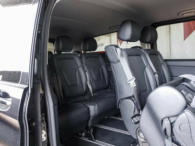 MERCEDES-BENZ V 300 Edition Extralang,2xSchiebetür el.,8Sitzer - Kisbusz: 3 kép. MERCEDES-BENZ V 300 Edition Extralang,2xSchiebetür el.,8Sitzer - Kisbusz: 3 kép.