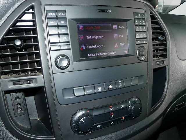 MERCEDES-BENZ Vito 114 TourerPro,Allrad,Automatik,8Sitzer... - Kisbusz: 4 kép. MERCEDES-BENZ Vito 114 TourerPro,Allrad,Automatik,8Sitzer... - Kisbusz: 4 kép.