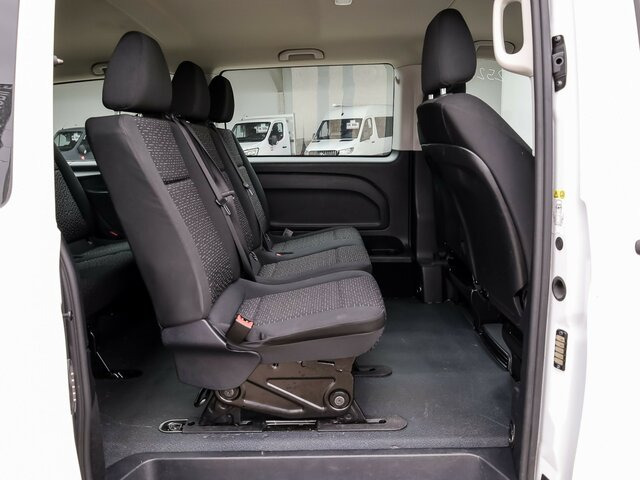 MERCEDES-BENZ Vito 114 TourerPro,Extralang,8Sitzer,Automatik... - Kisbusz: 2 kép. MERCEDES-BENZ Vito 114 TourerPro,Extralang,8Sitzer,Automatik... - Kisbusz: 2 kép.