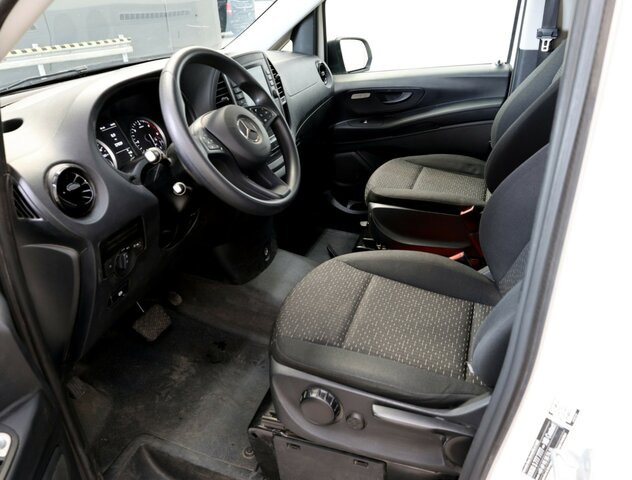 MERCEDES-BENZ Vito 114 TourerPro,Extralang,8Sitzer,Automatik... - Minibusz, Kisbusz: 2 kép. MERCEDES-BENZ Vito 114 TourerPro,Extralang,8Sitzer,Automatik... - Minibusz, Kisbusz: 2 kép.