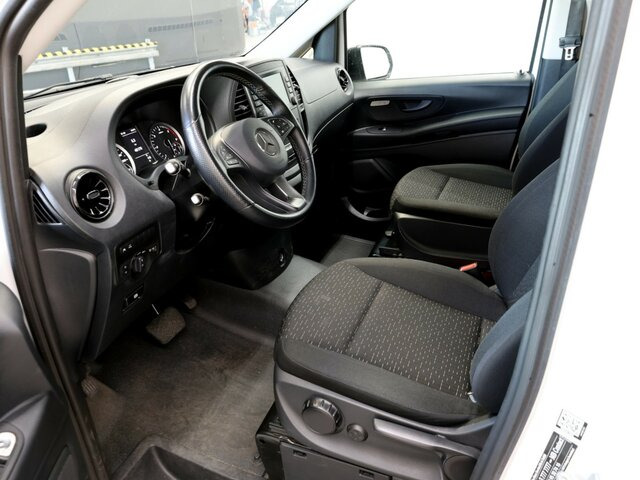 MERCEDES-BENZ Vito 114 TourerPro,Extralang,8Sitzer,Automatik... - Kisbusz: 2 kép. MERCEDES-BENZ Vito 114 TourerPro,Extralang,8Sitzer,Automatik... - Kisbusz: 2 kép.