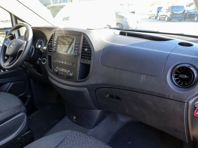 MERCEDES-BENZ Vito 114 TourerPro,Extralang,8Sitzer,Automatik... - Kisbusz: 4 kép. MERCEDES-BENZ Vito 114 TourerPro,Extralang,8Sitzer,Automatik... - Kisbusz: 4 kép.