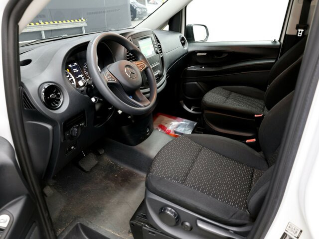 MERCEDES-BENZ Vito 114 TourerPro,Extralang,8Sitzer,Automatik... - Kisbusz: 2 kép. MERCEDES-BENZ Vito 114 TourerPro,Extralang,8Sitzer,Automatik... - Kisbusz: 2 kép.