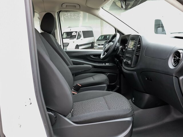 MERCEDES-BENZ Vito 114 TourerPro,Extralang,8Sitzer,Automatik... - Kisbusz: 3 kép. MERCEDES-BENZ Vito 114 TourerPro,Extralang,8Sitzer,Automatik... - Kisbusz: 3 kép.