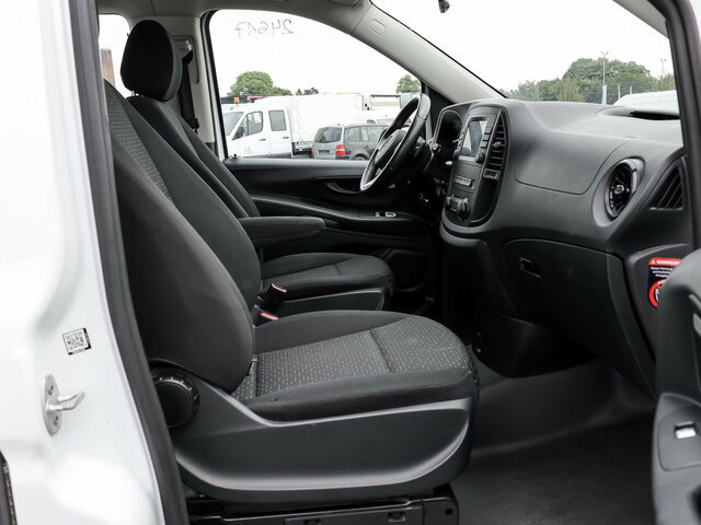 MERCEDES-BENZ Vito 114 TourerPro,Extralang,8Sitzer,Automatik - Kisbusz: 3 kép. MERCEDES-BENZ Vito 114 TourerPro,Extralang,8Sitzer,Automatik - Kisbusz: 3 kép.