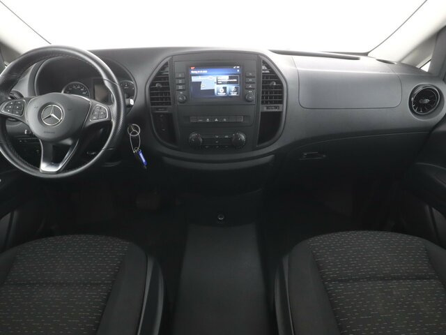 MERCEDES-BENZ Vito 114 TourerPro,Extralang,8Sitzer,Automatik... - Kisbusz: 2 kép. MERCEDES-BENZ Vito 114 TourerPro,Extralang,8Sitzer,Automatik... - Kisbusz: 2 kép.