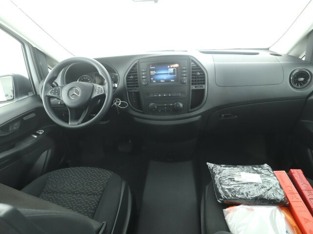 MERCEDES-BENZ Vito 114 TourerPro,Extralang,8Sitzer,Automatik... - Minibusz, Kisbusz: 2 kép. MERCEDES-BENZ Vito 114 TourerPro,Extralang,8Sitzer,Automatik... - Minibusz, Kisbusz: 2 kép.