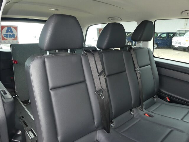 MERCEDES-BENZ Vito 114 TourerPro,Extralang,AMF Rollstuhlrampe - Kisbusz: 3 kép. MERCEDES-BENZ Vito 114 TourerPro,Extralang,AMF Rollstuhlrampe - Kisbusz: 3 kép.