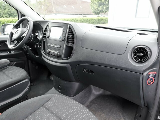 MERCEDES-BENZ Vito 114 TourerPro,Extralang,AMF Rollstuhlrampe - Minibusz, Kisbusz: 4 kép. MERCEDES-BENZ Vito 114 TourerPro,Extralang,AMF Rollstuhlrampe - Minibusz, Kisbusz: 4 kép.