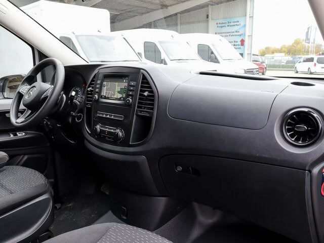 MERCEDES-BENZ Vito 114 TourerPro,Extralang,AMF Rollstuhlrampe... - Kisbusz: 4 kép. MERCEDES-BENZ Vito 114 TourerPro,Extralang,AMF Rollstuhlrampe... - Kisbusz: 4 kép.