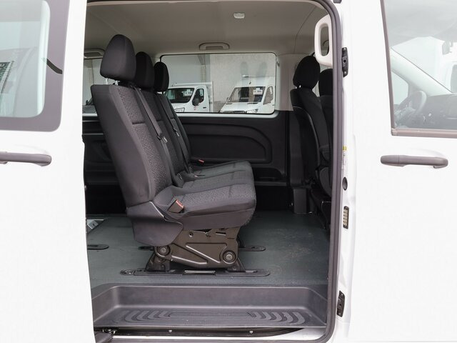 MERCEDES-BENZ Vito 114 TourerPro,Extralang,AMF Rollstuhlrampe... - Kisbusz: 2 kép. MERCEDES-BENZ Vito 114 TourerPro,Extralang,AMF Rollstuhlrampe... - Kisbusz: 2 kép.