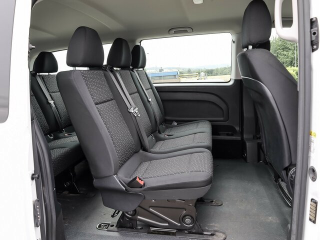 MERCEDES-BENZ Vito 114 TourerPro,Extralang,AMF Rollstuhlrampe - Minibusz, Kisbusz: 2 kép. MERCEDES-BENZ Vito 114 TourerPro,Extralang,AMF Rollstuhlrampe - Minibusz, Kisbusz: 2 kép.
