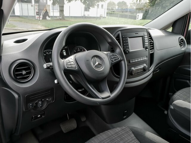 MERCEDES-BENZ Vito 114 TourerPro,Extralang,Desperados,9GTr. - Kisbusz: 2 kép. MERCEDES-BENZ Vito 114 TourerPro,Extralang,Desperados,9GTr. - Kisbusz: 2 kép.