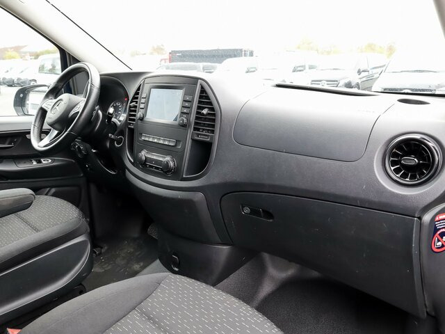 MERCEDES-BENZ Vito 114 TourerPro,lang,Automatik,8Sitze,Kamera... - Minibusz, Kisbusz: 4 kép. MERCEDES-BENZ Vito 114 TourerPro,lang,Automatik,8Sitze,Kamera... - Minibusz, Kisbusz: 4 kép.