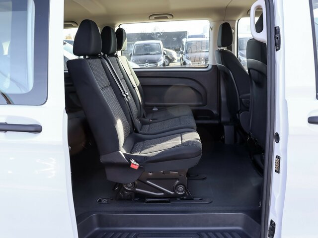 MERCEDES-BENZ Vito 114 TourerPro,lang,Automatik,8Sitze,Kamera... - Kisbusz: 2 kép. MERCEDES-BENZ Vito 114 TourerPro,lang,Automatik,8Sitze,Kamera... - Kisbusz: 2 kép.