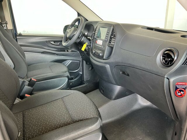 MERCEDES-BENZ Vito 114 TourerPro,lang,Automatik,8Sitze,Kamera - Kisbusz: 3 kép. MERCEDES-BENZ Vito 114 TourerPro,lang,Automatik,8Sitze,Kamera - Kisbusz: 3 kép.