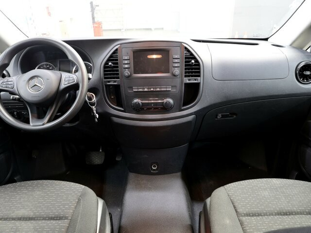 MERCEDES-BENZ Vito 114 TourerPro,lang,Automatik,8Sitze,Kamera... - Minibusz, Kisbusz: 2 kép. MERCEDES-BENZ Vito 114 TourerPro,lang,Automatik,8Sitze,Kamera... - Minibusz, Kisbusz: 2 kép.