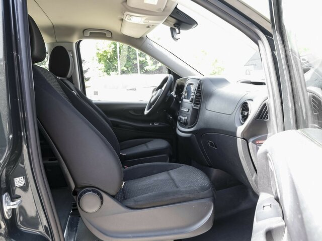 MERCEDES-BENZ Vito 114 TourerPro,lang,Automatik,8Sitze,Kamera - Kisbusz: 2 kép. MERCEDES-BENZ Vito 114 TourerPro,lang,Automatik,8Sitze,Kamera - Kisbusz: 2 kép.