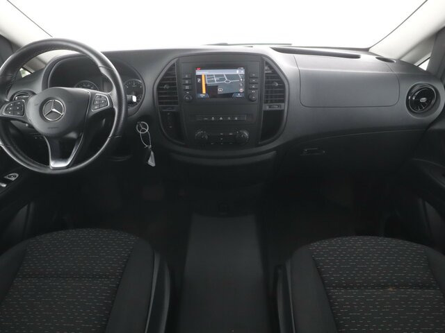 MERCEDES-BENZ Vito 114 TourerPro,lang,Automatik,8Sitze,Kamera... - Minibusz, Kisbusz: 2 kép. MERCEDES-BENZ Vito 114 TourerPro,lang,Automatik,8Sitze,Kamera... - Minibusz, Kisbusz: 2 kép.