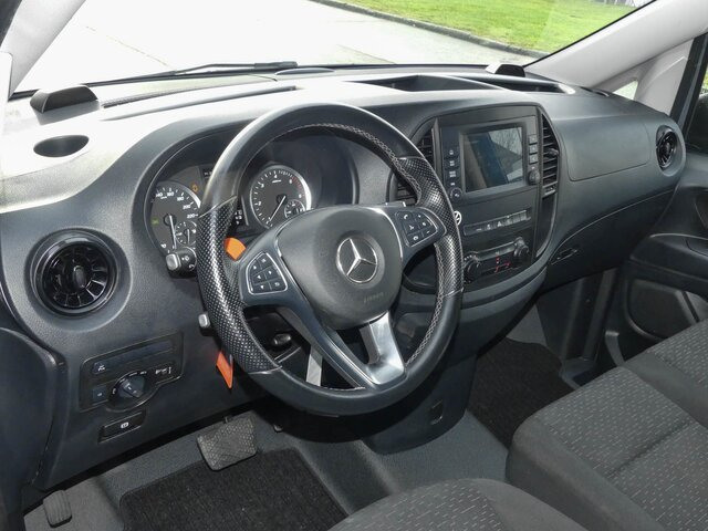 MERCEDES-BENZ Vito 116CDI Extralang,Mixto,6Sitze,Automatik - Kisbusz: 5 kép. MERCEDES-BENZ Vito 116CDI Extralang,Mixto,6Sitze,Automatik - Kisbusz: 5 kép.