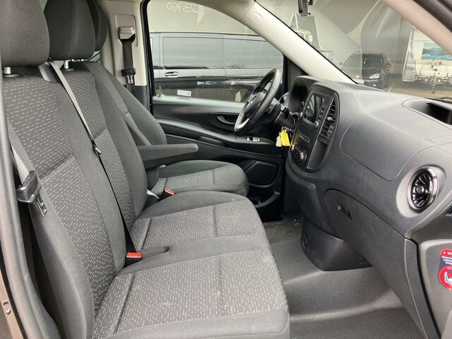 MERCEDES-BENZ Vito 116TourerPro ,Extralang,2xKlima,Kamera,AHK - Minibusz, Kisbusz: 4 kép. MERCEDES-BENZ Vito 116TourerPro ,Extralang,2xKlima,Kamera,AHK - Minibusz, Kisbusz: 4 kép.