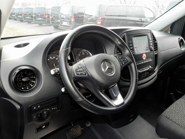 MERCEDES-BENZ Vito 116TourerPro ,Extralang,2xKlima,Kamera,AHK - Kisbusz: 4 kép. MERCEDES-BENZ Vito 116TourerPro ,Extralang,2xKlima,Kamera,AHK - Kisbusz: 4 kép.