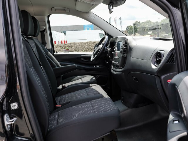 MERCEDES-BENZ Vito 116TourerPro ,Extralang,2xKlima,Kamera,AHK... - Kisbusz: 3 kép. MERCEDES-BENZ Vito 116TourerPro ,Extralang,2xKlima,Kamera,AHK... - Kisbusz: 3 kép.