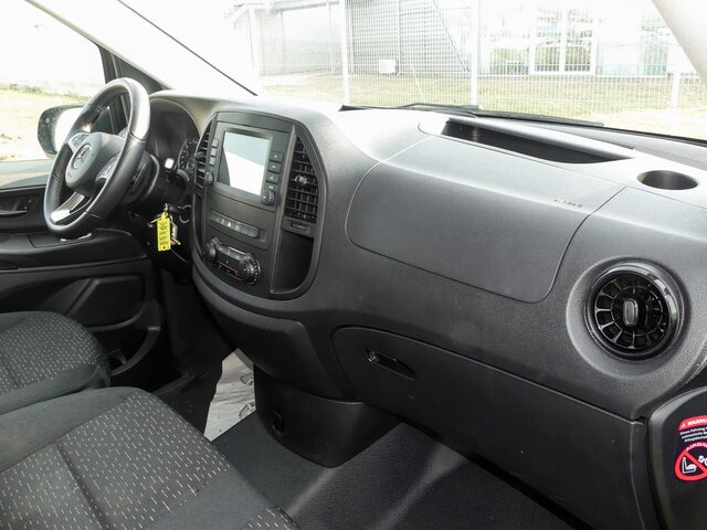 MERCEDES-BENZ Vito 116TourerPro ,Extralang,2xKlima,Kamera,AHK - Minibusz, Kisbusz: 4 kép. MERCEDES-BENZ Vito 116TourerPro ,Extralang,2xKlima,Kamera,AHK - Minibusz, Kisbusz: 4 kép.