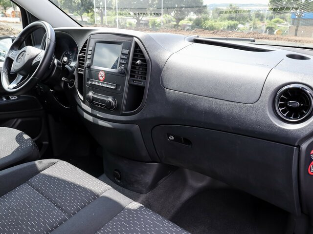 MERCEDES-BENZ Vito 116TourerPro ,Extralang,2xKlima,Kamera,AHK... - Kisbusz: 4 kép. MERCEDES-BENZ Vito 116TourerPro ,Extralang,2xKlima,Kamera,AHK... - Kisbusz: 4 kép.