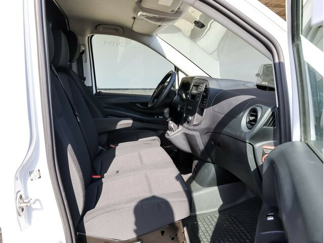 MERCEDES-BENZ Vito114CDI KA Extralang ,Klima,SortimoRegal - Kis furgon: 5 kép. MERCEDES-BENZ Vito114CDI KA Extralang ,Klima,SortimoRegal - Kis furgon: 5 kép.