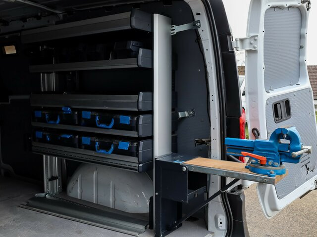 MERCEDES-BENZ Vito114CDI KA lang ,Klima,Sortimo Regalsystem... - Kis furgon: 2 kép. MERCEDES-BENZ Vito114CDI KA lang ,Klima,Sortimo Regalsystem... - Kis furgon: 2 kép.