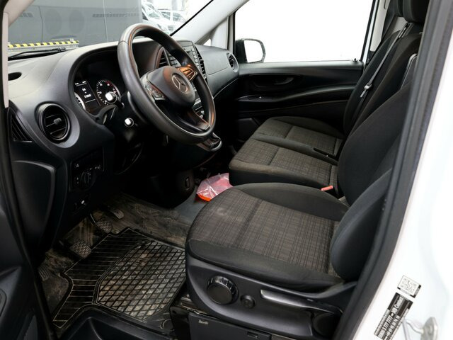 MERCEDES-BENZ Vito114CDI KA lang ,Klima,Sortimo Regalsystem... - Kis furgon: 2 kép. MERCEDES-BENZ Vito114CDI KA lang ,Klima,Sortimo Regalsystem... - Kis furgon: 2 kép.