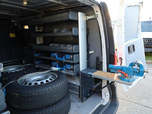 MERCEDES-BENZ Vito114CDI KA lang ,Klima,SortimoRegalsystem... - Kis furgon: 2 kép. MERCEDES-BENZ Vito114CDI KA lang ,Klima,SortimoRegalsystem... - Kis furgon: 2 kép.