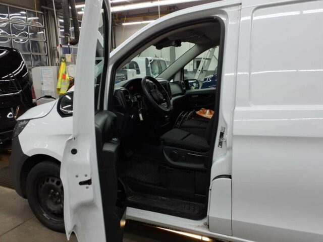 MERCEDES-BENZ Vito116CDI KA Extralang,Automatik,Klima,Kamera... - Kis furgon: 2 kép. MERCEDES-BENZ Vito116CDI KA Extralang,Automatik,Klima,Kamera... - Kis furgon: 2 kép.