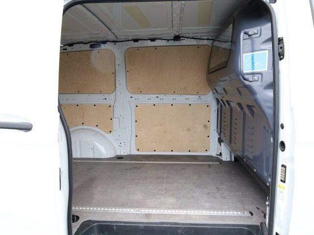 MERCEDES-BENZ Vito116CDI KA lang,Automatik,Klima,Tempomat... - Kis furgon: 2 kép. MERCEDES-BENZ Vito116CDI KA lang,Automatik,Klima,Tempomat... - Kis furgon: 2 kép.