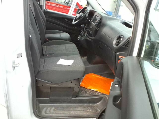 Kis furgon MERCEDES-BENZ Vito116CDI KA lang,Kamera,Klima,Tempomat...: 17 kép.